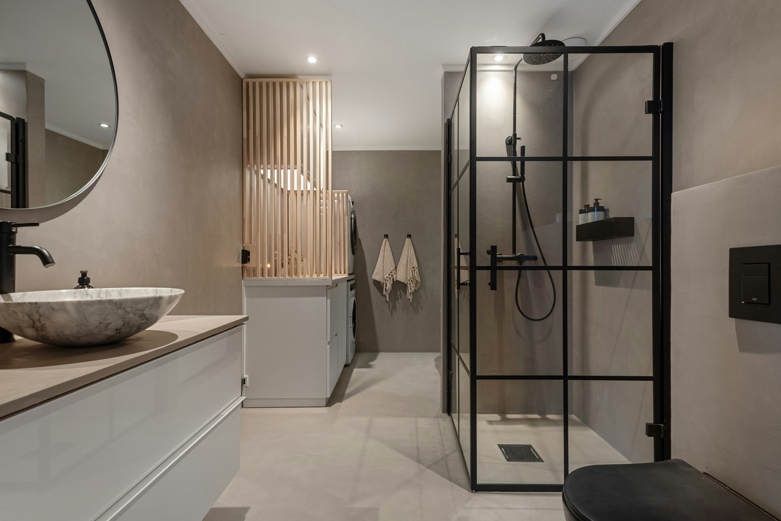 Duschabfluss im Badezimmerboden